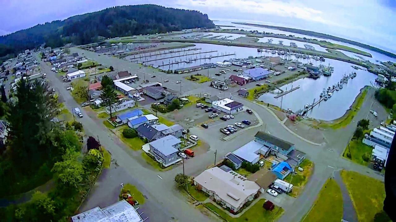 Winchester Bay Inn รีดสปอร์ต ภายนอก รูปภาพ