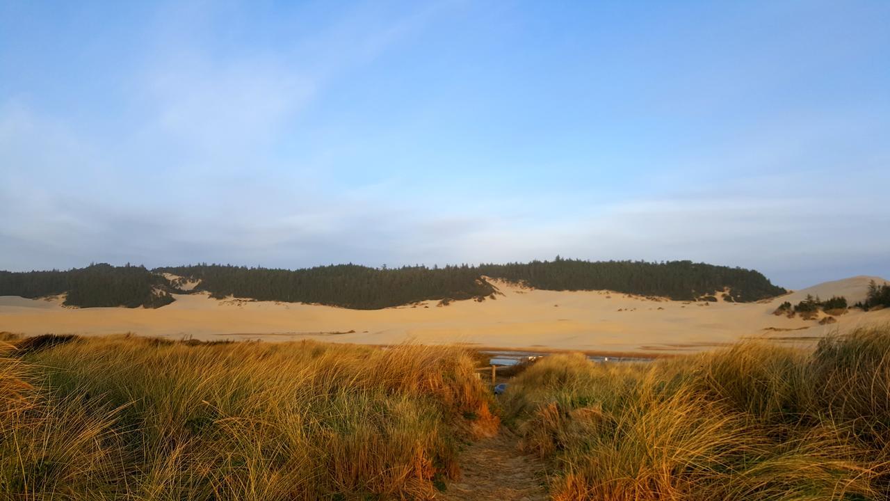 Winchester Bay Inn รีดสปอร์ต ภายนอก รูปภาพ